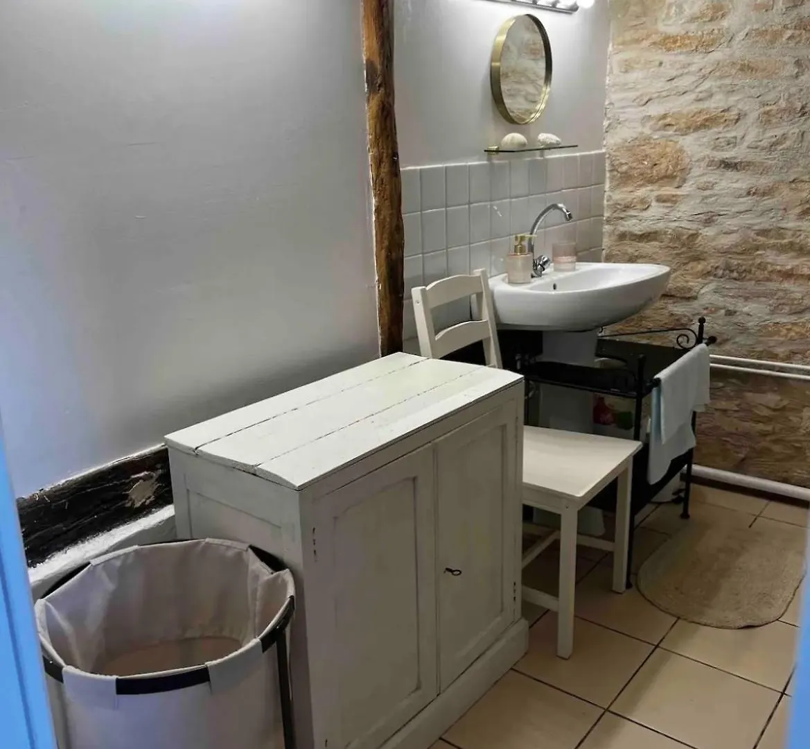 Bed and Breakfast Sous La Glycine à Cressensac-Sarrazac