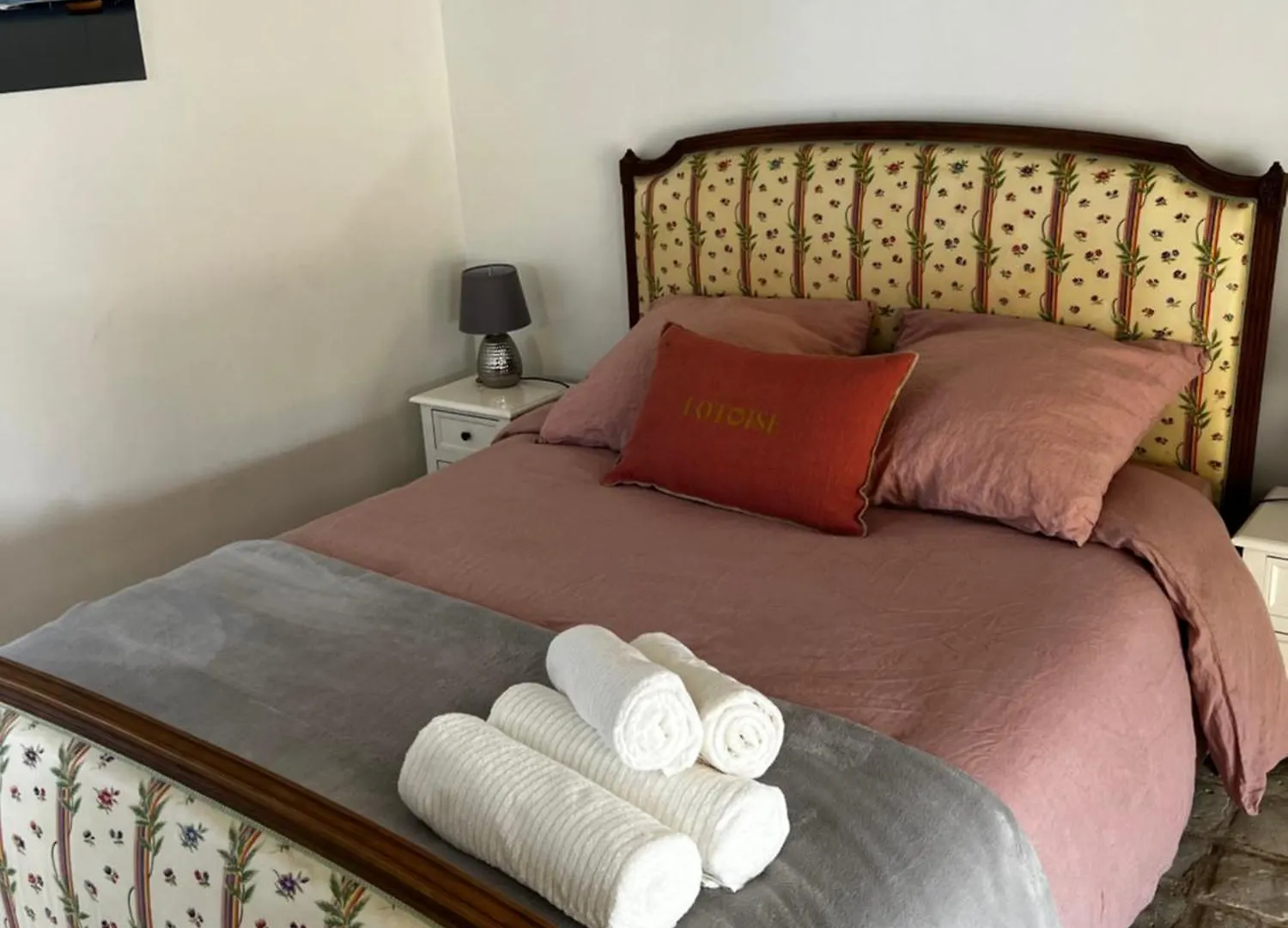 Bed and Breakfast Sous La Glycine à Cressensac-Sarrazac 0*,  France