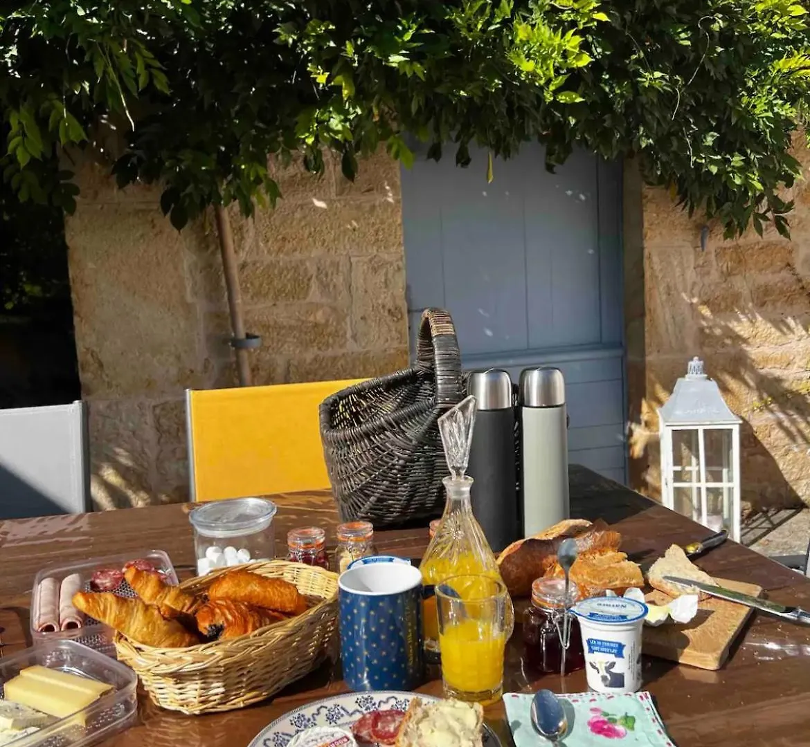 Bed and Breakfast Sous La Glycine à Cressensac-Sarrazac Couette-café